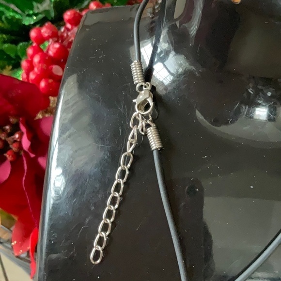 UNISEX VINTAGE LEATHER CHAIN BLUE CROSS/RAINBOW CROSS ITALIAN PRAYER - Picture 5 of 7